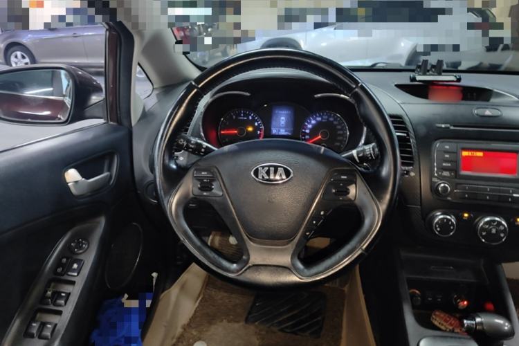 Used Kia K3 2013 1.6L Automatic GLS Steering Wheel