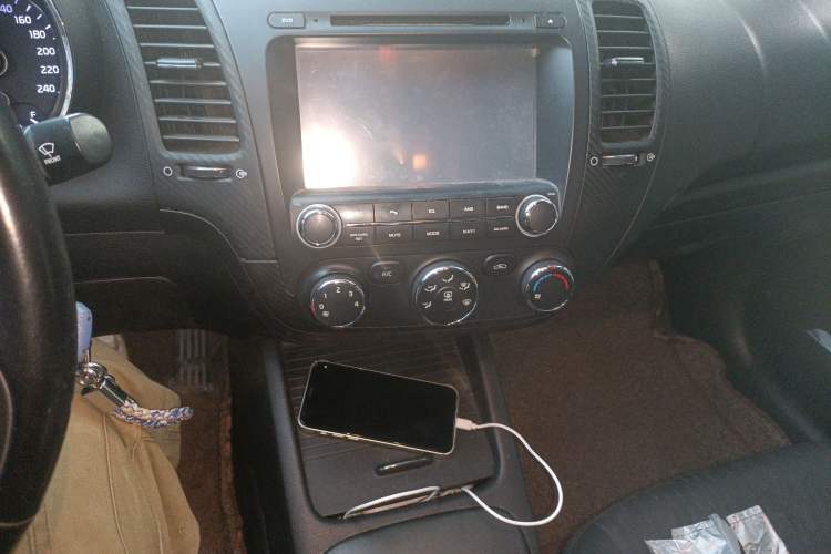 Used Kia K3 2013 1.6L Manual GLS Audio And AC Panel