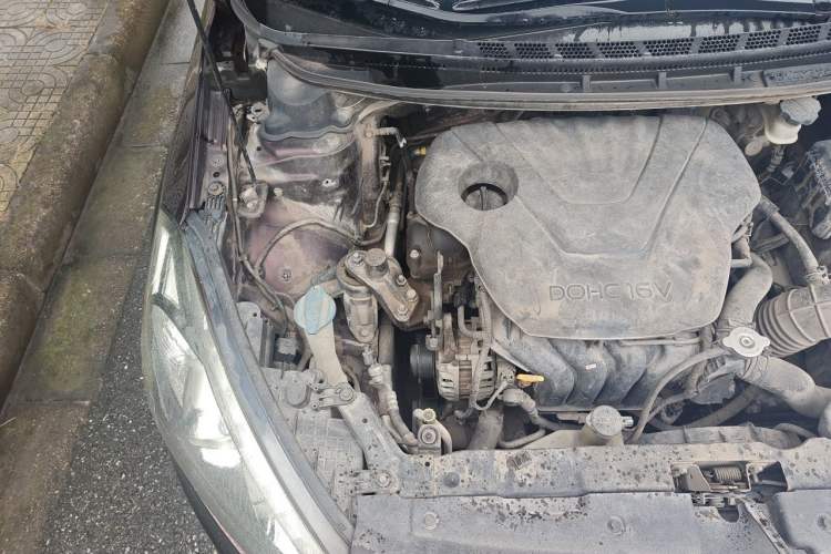 Used Kia K3 2013 1.6L Automatic GLS Engine Bay Right