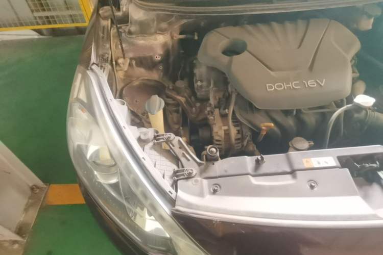 Used Kia K3 2013 1.6L Manual GLS Engine Bay Right