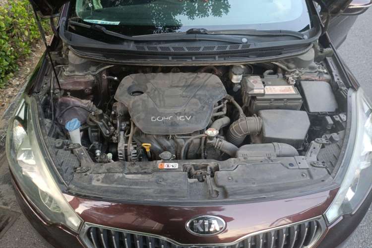 Used Kia K3 2013 1.6L Manual GLS Engine Bay