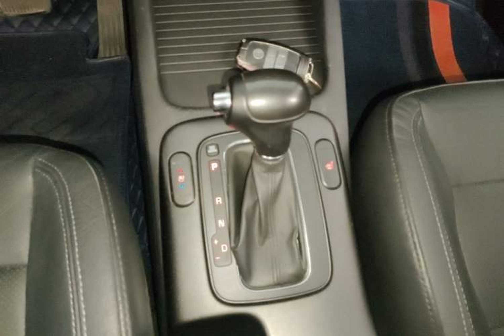 Used Kia K3 2013 1.6L Automatic GLS Gear Lever