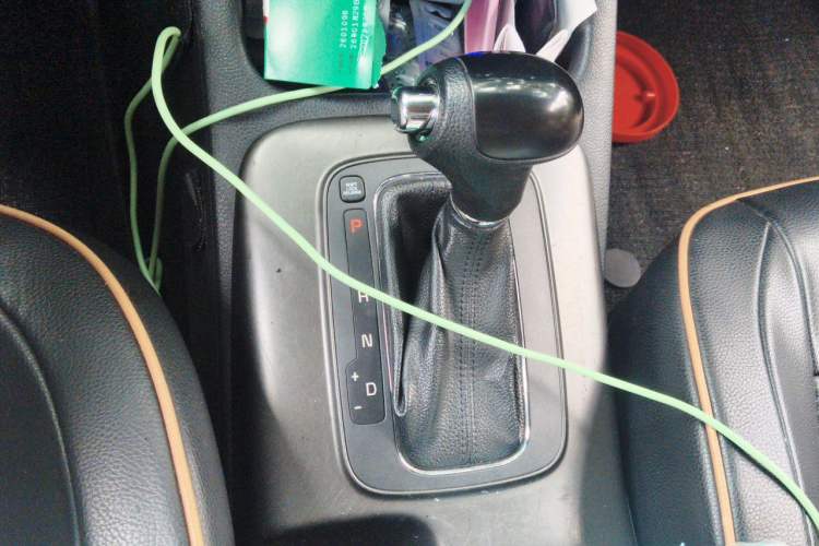 Used Kia K3 2013 1.6L Automatic GL Gear Lever