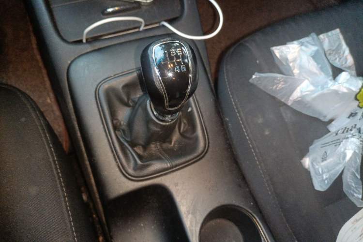 Used Kia K3 2013 1.6L Manual GLS Gear Lever