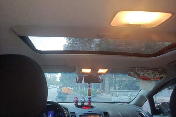 Used Kia K3 2013 1.6L Manual GLS Headliner