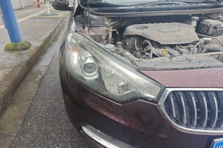Used Kia K3 2013 1.6L Automatic GLS Right Front Headlight
