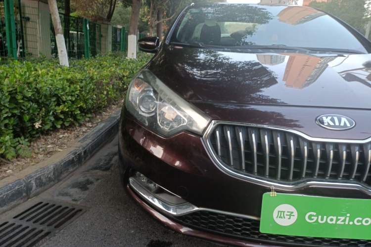 Used Kia K3 2013 1.6L Manual GLS Right Front Headlight