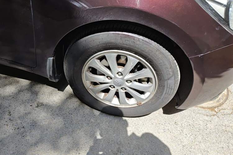 Used Kia K3 2013 1.6L Manual GL Right Front Wheel Hub
