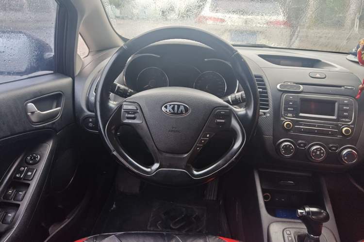 Used Kia K3 2013 1.6L Automatic GLS Steering Wheel