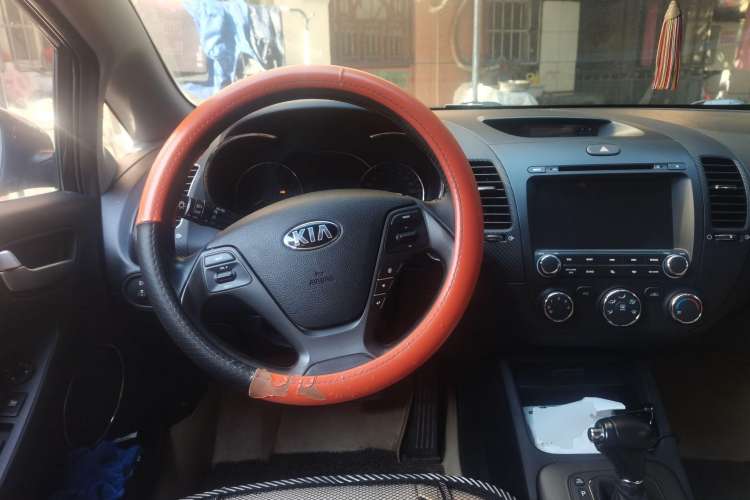 Used Kia K3 2013 1.6L Automatic GLS Steering Wheel