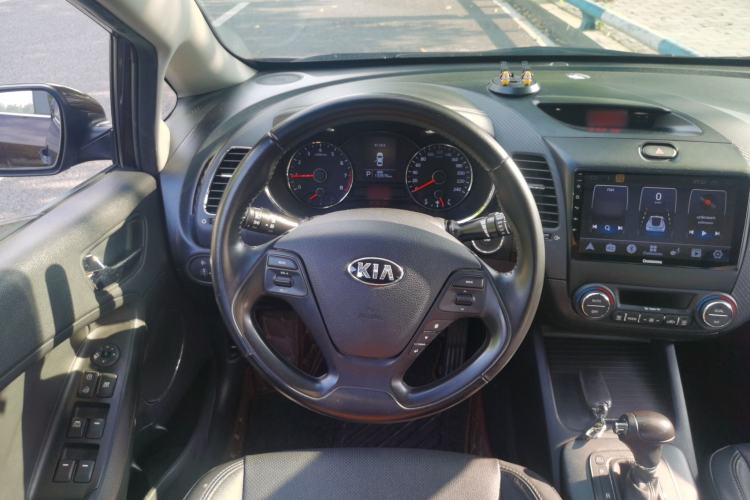 Used Kia K3 2013 1.6L Automatic DLX Steering Wheel