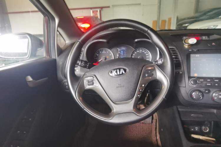 Used Kia K3 2013 1.6L Manual GLS Steering Wheel