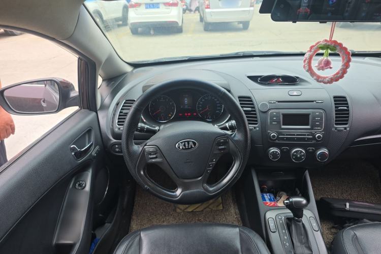 Used Kia K3 2013 1.6L Automatic GLS Steering Wheel
