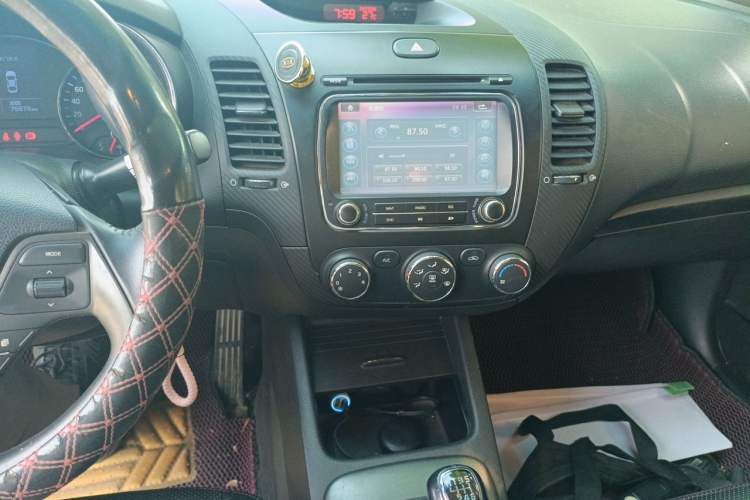 Used Kia K3 2013 1.6L Manual GLS Audio And AC Panel