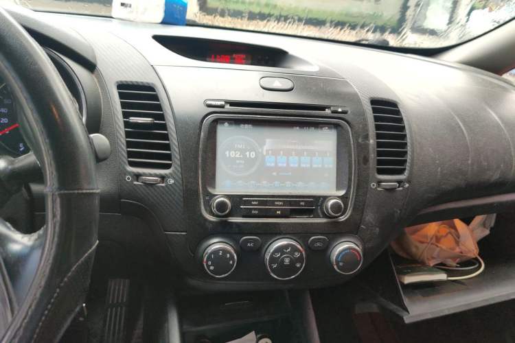 Used Kia K3 2013 1.6L Manual GLS Audio And AC Panel