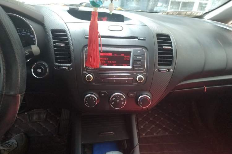 Used Kia K3 2013 1.6L Automatic DLX Audio And AC Panel