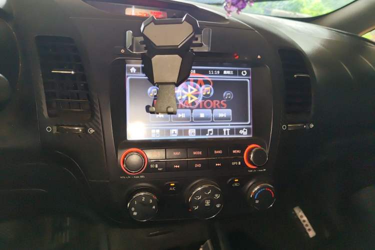 Used Kia K3 2013 1.6L Manual GLS Audio And AC Panel