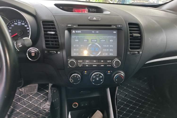 Used Kia K3 2013 1.6L Automatic GLS Audio And AC Panel