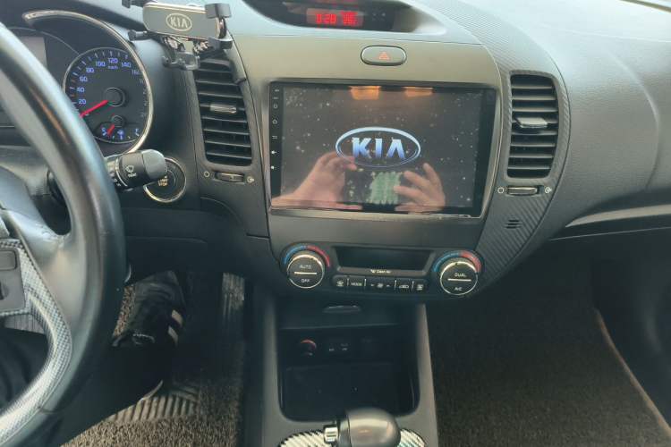 Used Kia K3 2013 1.6L Automatic DLX Audio And AC Panel