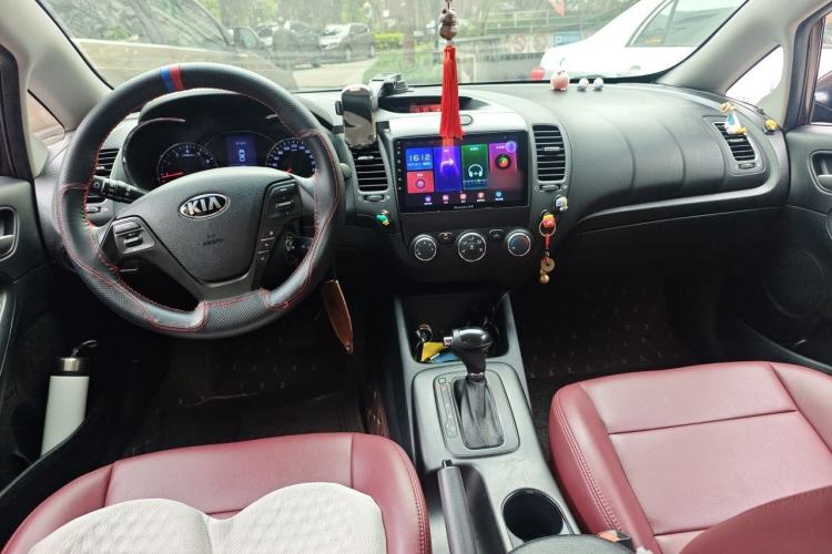 Used Kia K3 2013 1.6L Automatic GL Center Console