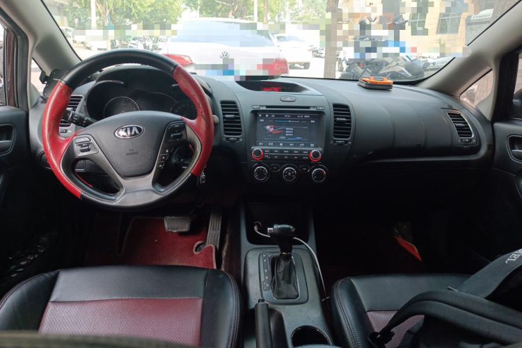 Used Kia K3 2013 1.6L Automatic GL Center Console