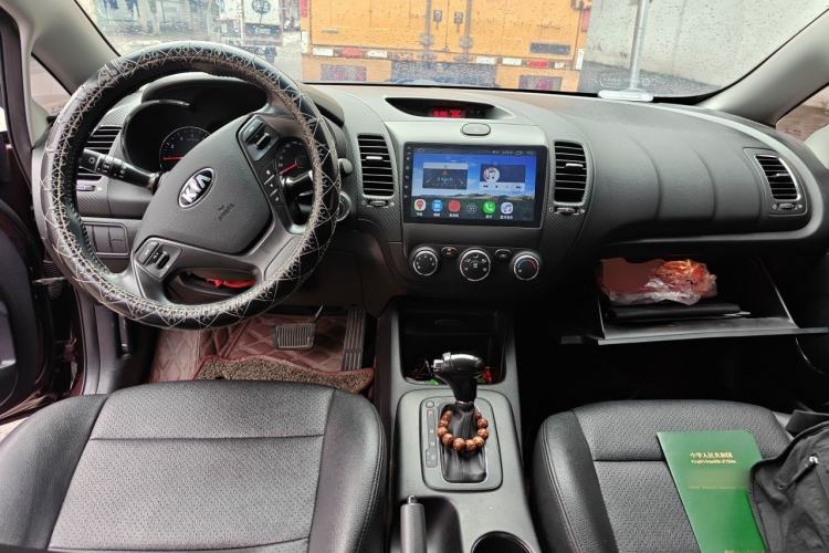 Used Kia K3 2013 1.6L Automatic GLS Center Console