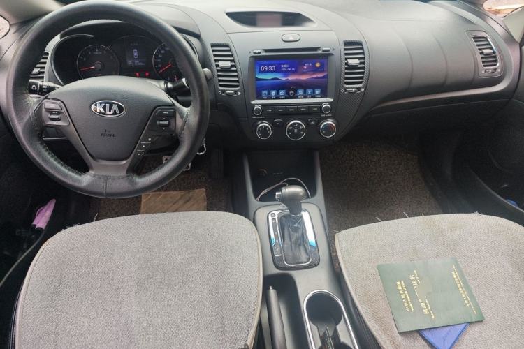 Used Kia K3 2013 1.6L Automatic GL Center Console
