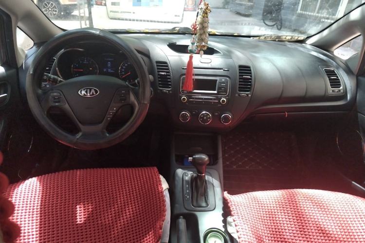 Used Kia K3 2013 1.6L Automatic DLX Center Console
