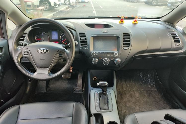 Used Kia K3 2013 1.6L Automatic GL Center Console