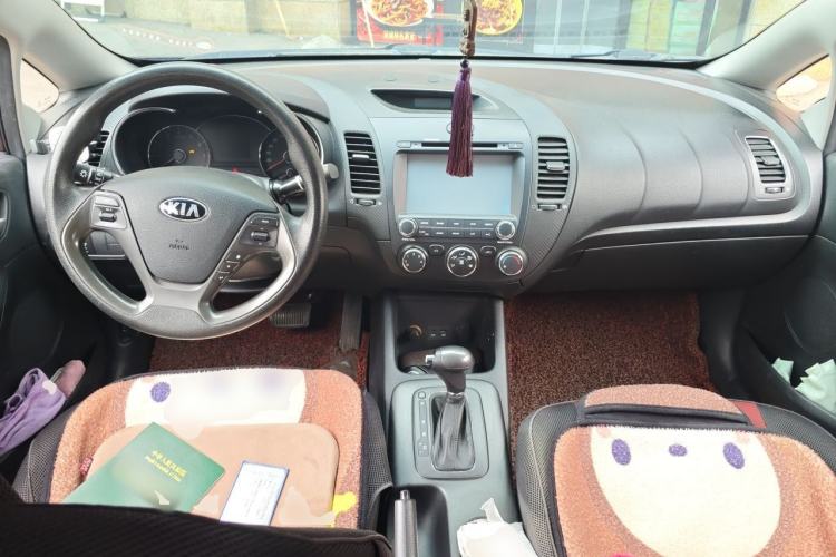 Used Kia K3 2013 1.6L Automatic GL Center Console