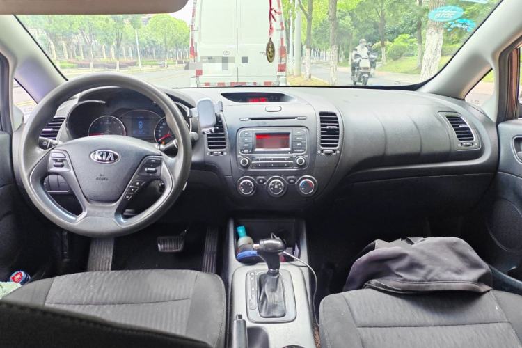 Used Kia K3 2013 1.6L Automatic GL Center Console