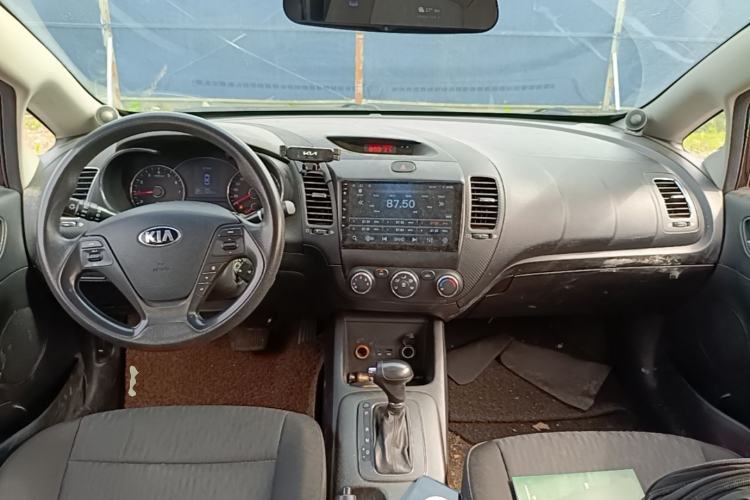 Used Kia K3 2013 1.6L Automatic GL Center Console