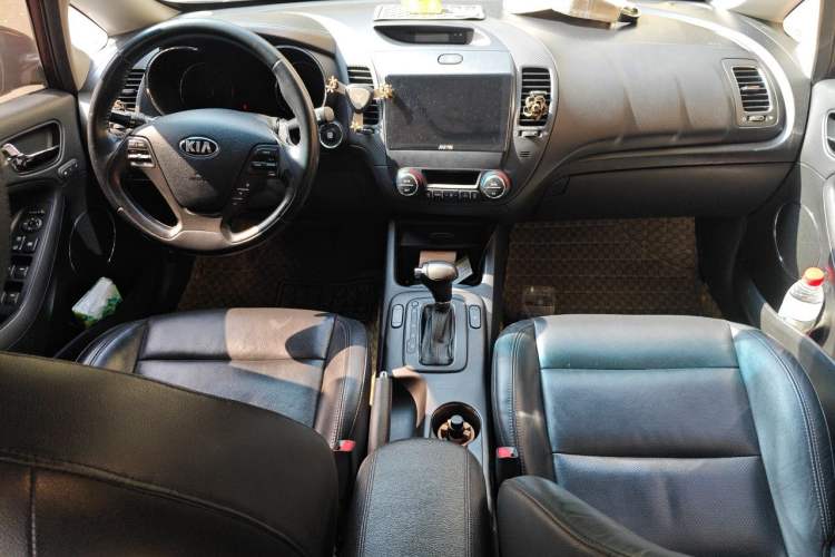 Used Kia K3 2013 1.6L Automatic Premium Center Console