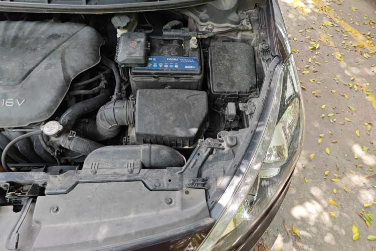 Used Kia K3 2013 1.6L Automatic GLS Engine Bay Left