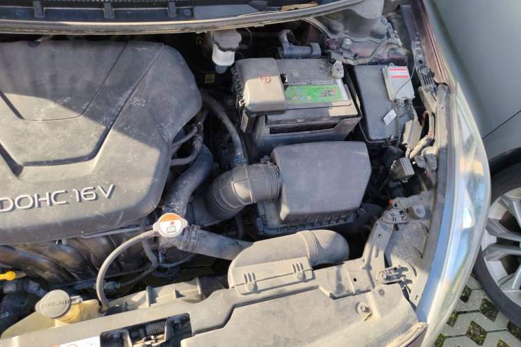 Used Kia K3 2013 1.6L Manual GL Engine Bay Left