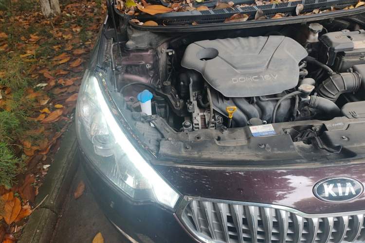 Used Kia K3 2013 1.6L Automatic GLS Engine Bay Right
