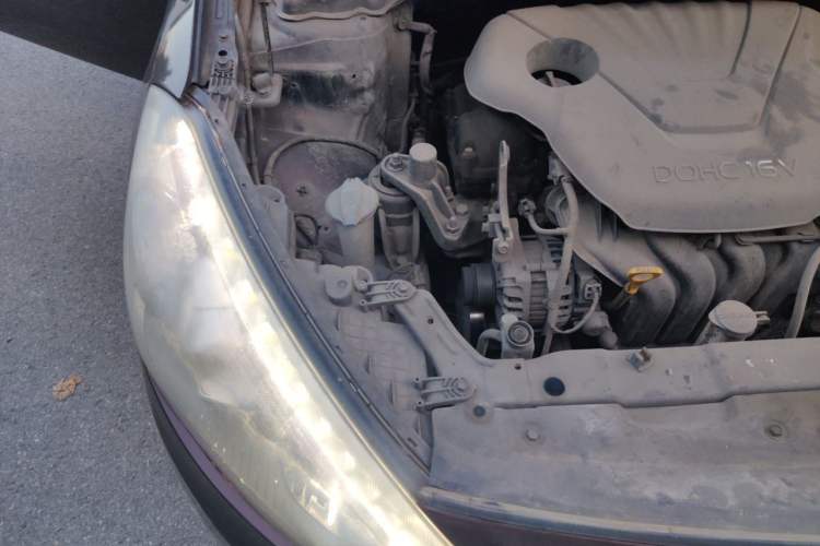 Used Kia K3 2013 1.6L Automatic GLS Engine Bay Right