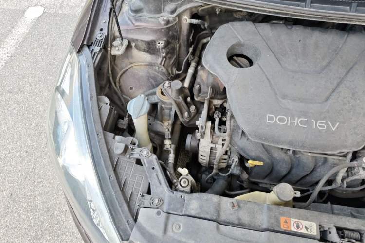 Used Kia K3 2013 1.6L Automatic GLS Engine Bay Right