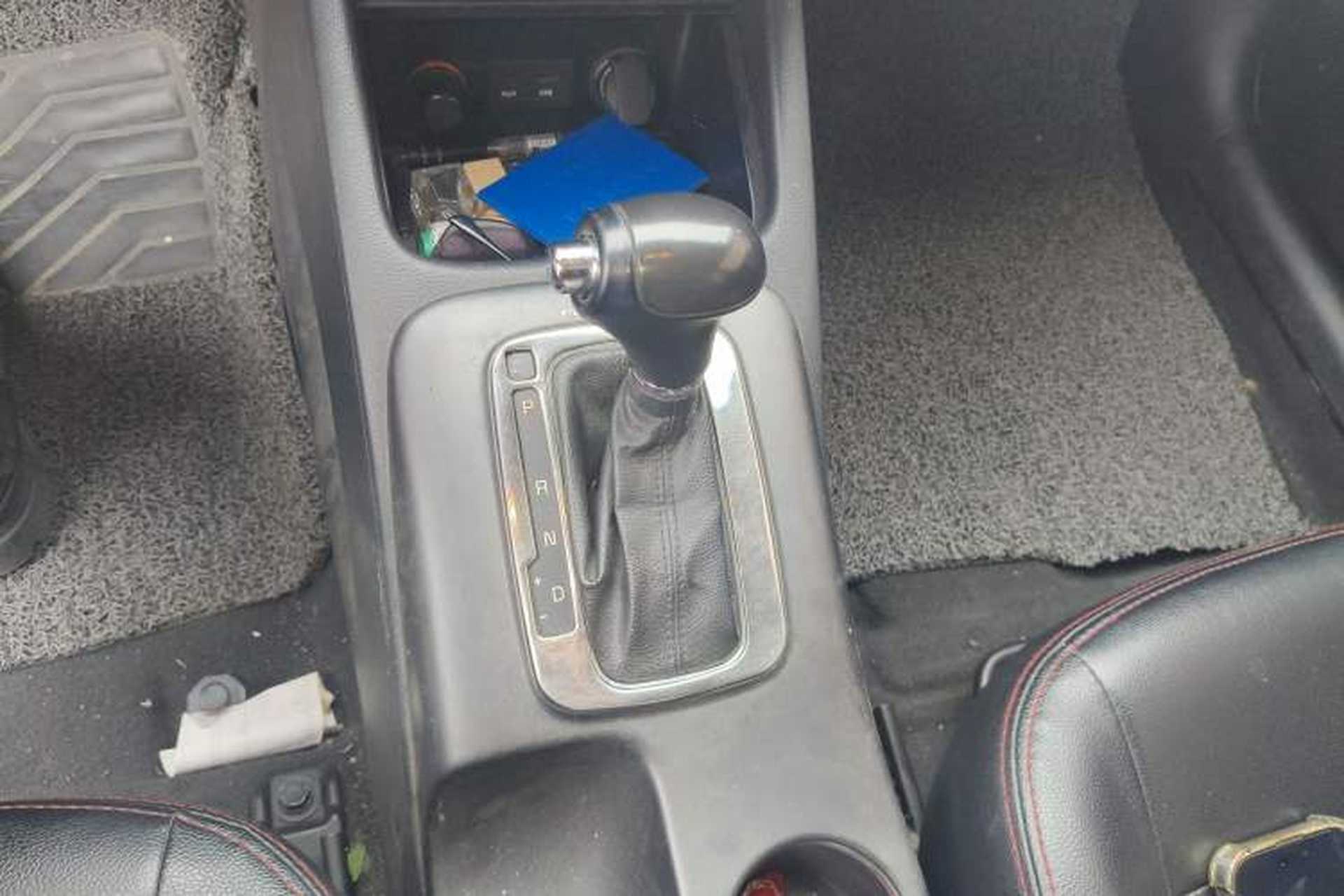 Used Kia K3 2013 1.6L Automatic GLS Gear Lever
