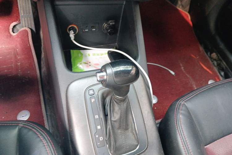 Used Kia K3 2013 1.6L Automatic GL Gear Lever