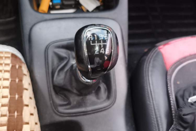 Used Kia K3 2013 1.6L Manual GLS Gear Lever