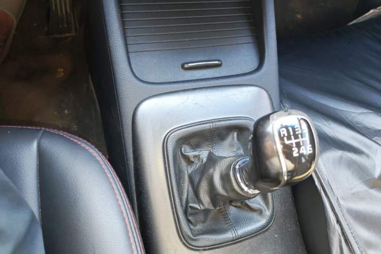 Used Kia K3 2013 1.6L Manual GLS Gear Lever