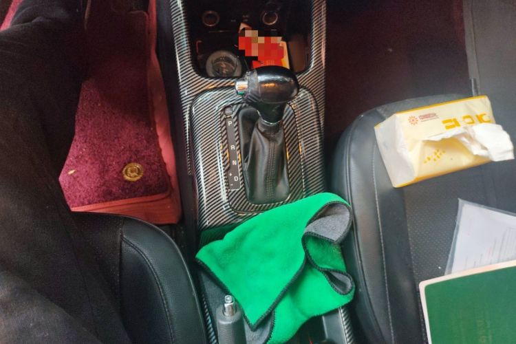 Used Kia K3 2013 1.6L Automatic GLS Gear Lever