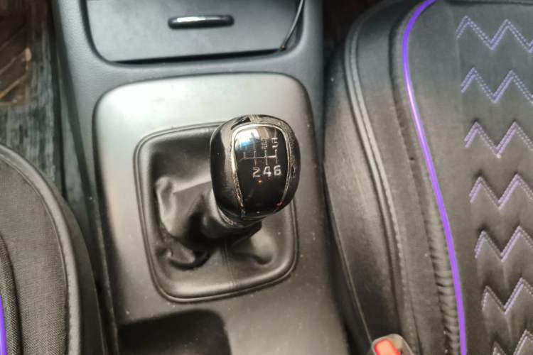 Used Kia K3 2013 1.6L Manual GLS Gear Lever