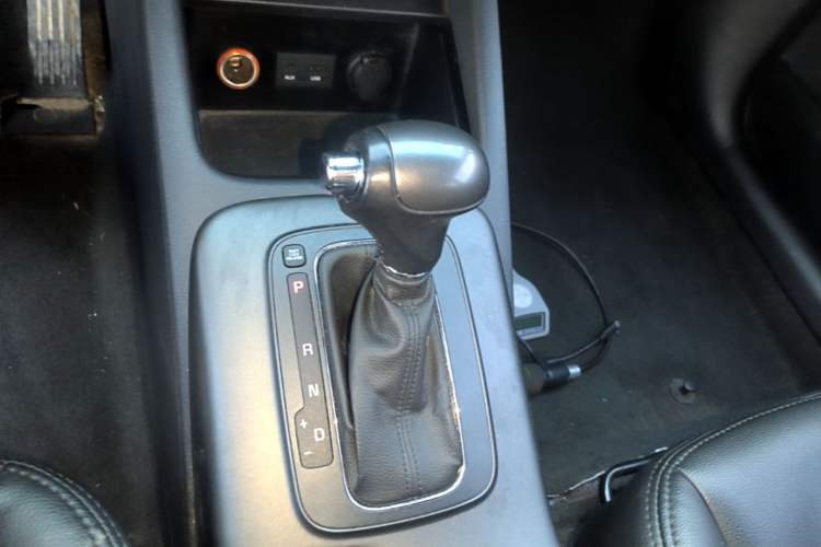 Used Kia K3 2013 1.6L Automatic GLS Gear Lever