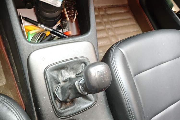 Used Kia K3 2013 1.6L Manual GL Gear Lever
