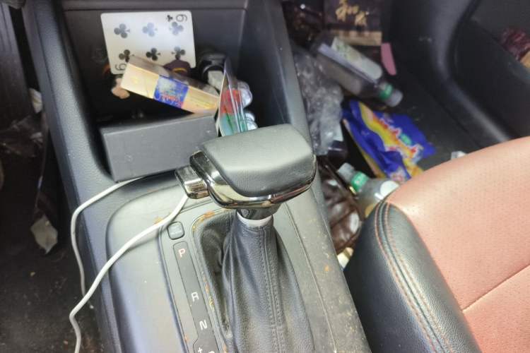 Used Kia K3 2013 1.6L Automatic GL Gear Lever