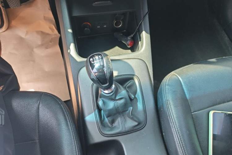Used Kia K3 2013 1.6L Manual GLS Gear Lever