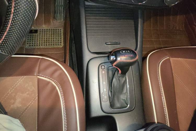 Used Kia K3 2013 1.6L Automatic GLS Gear Lever
