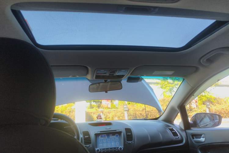 Used Kia K3 2013 1.6L Automatic GLS Headliner